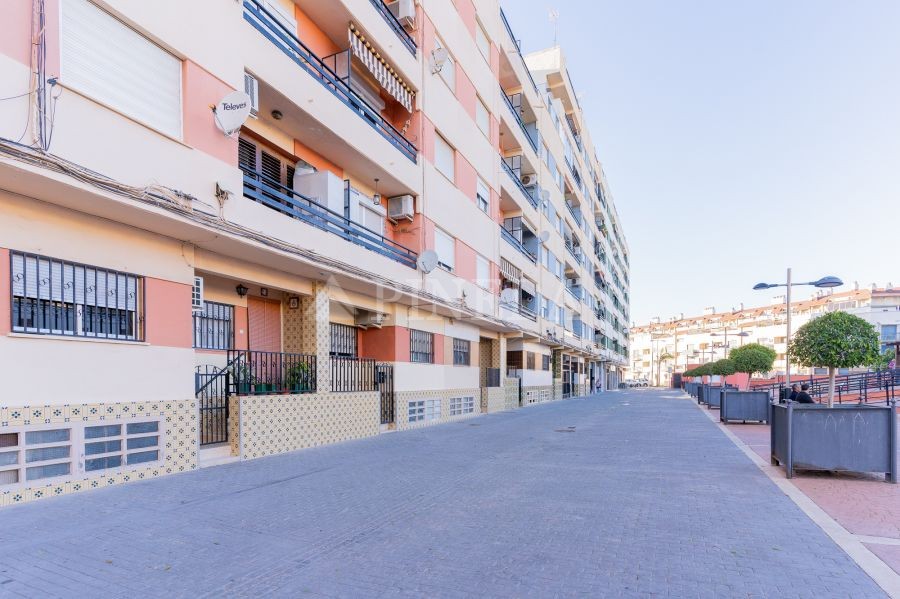 Imagen de Local en El Puig número 68