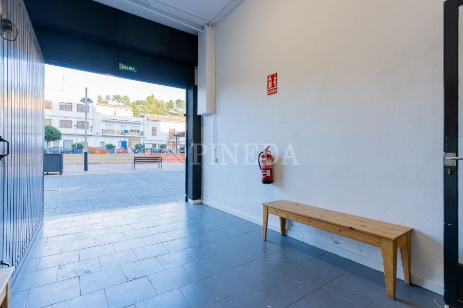 Imagen de Local en El Puig número 2